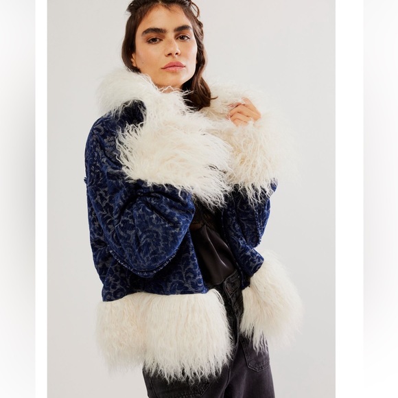FREE PEOPLE NWT SABINA FUR BOMBER JACKET 🔥 - Picture 7 of 12